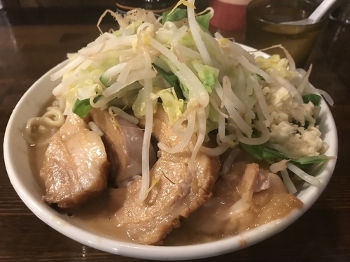 「らーめん(豚一切れ)+豚券」@ちばから 渋谷道玄坂店の写真