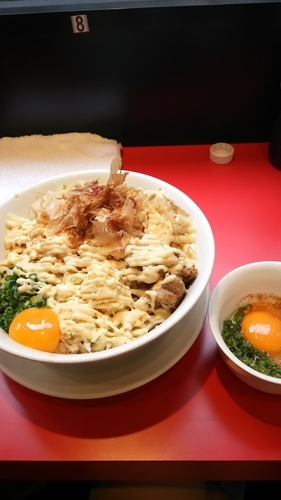 「まぜそば(豚+1、麺半分)」@用心棒の写真