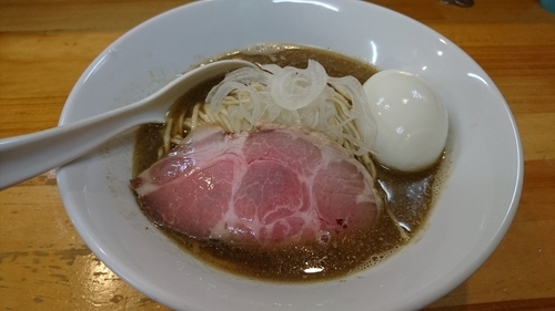 「煮干しソバ(醤油)＋味玉＋和え玉 ￥ 1050」@煮干中華ソバ イチカワの写真