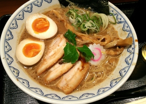 「濃厚味玉らーめん　850円」@麺や庄の ラゾーナ川崎店の写真