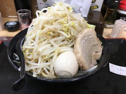 「じろうらーめん（ハーフ）＋野菜マシ＋玉子」@らーめん次郎冠者 竜王店の写真