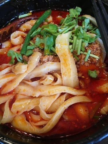 「麻辣刀削麺」@刀削麺 張家 品川店の写真