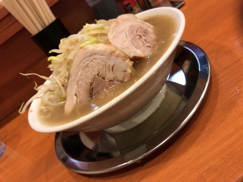 「小ラーメン　豚マシ」@麺屋穴場の写真
