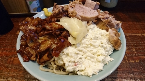 「すごい冷し中華（500g）+豚マシ」@立川マシマシの写真