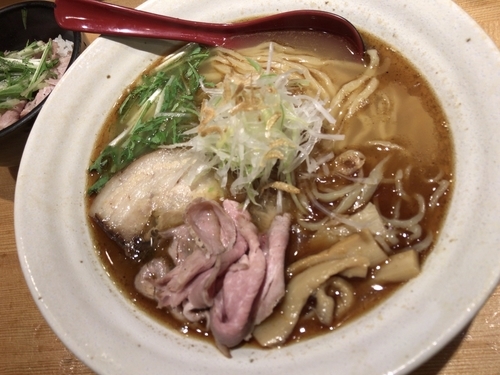 「焼きあご塩らー麺(麺大盛)＋塩だれロース丼」@焼きあご塩らー麺 たかはし 新宿本店の写真