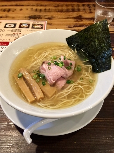 「塩らーめん 750円」@らーめん 本竈の写真