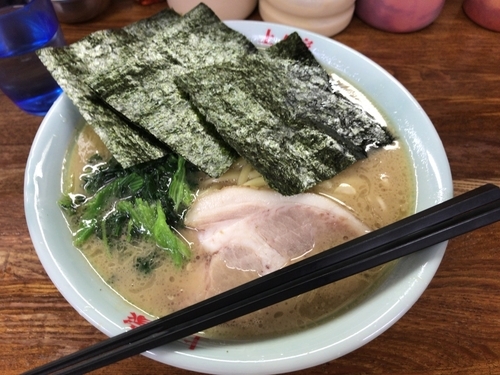 「ラーメン中盛り【750円】」@横浜家系ラーメン上々家の写真