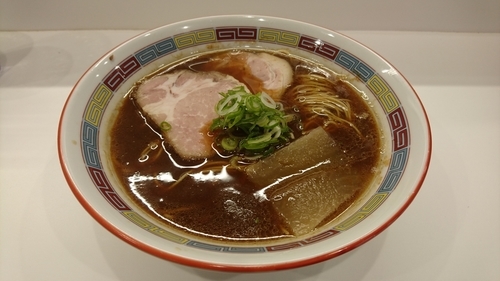 「煮干鰮豚骨らーめん」@煮干鰮豚骨らーめん 嘉饌の写真