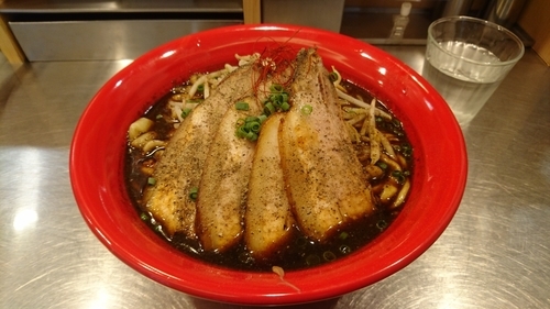 「ブラックらーめん」@麺創研 紅 BLACKの写真