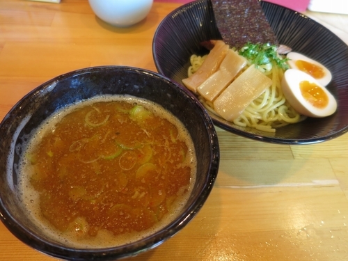 「ジャン辛つけ麺 ８００円 ※小盛りで味玉サービス」@伊藤商店の写真