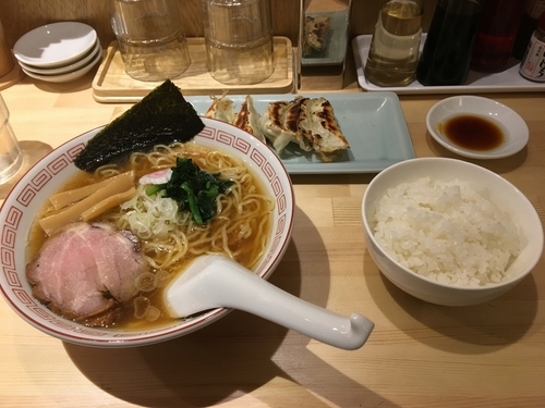 「煮干し醤油ラーメン（ランチセット餃子ライス付き）」@らーめん 已己巳己の写真