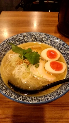「比内地鶏白湯そば（あっさり）」@濃厚鶏そば 麺屋武一 新橋本店の写真