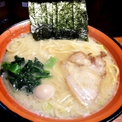 横浜家系ラーメン なかいち家の画像