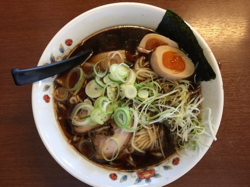 「富山ブラック ねぎ玉ラーメン」@麺家いろは 射水本店の写真