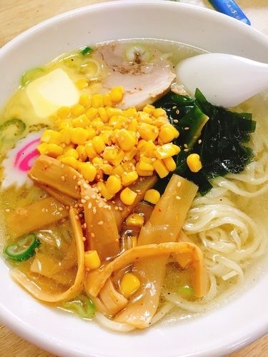 「塩バターコーンらーめん」@手打ちらーめん 金龍の写真