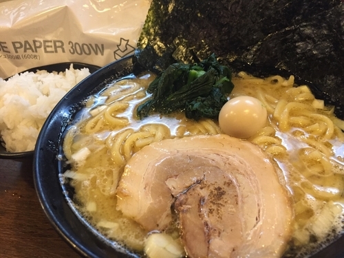 「ラーメン(並) 650\ のり増し 50\ ライス 100\」@濃厚豚骨ラーメン 濱虎家の写真