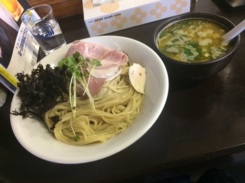 「牡蠣煮干しつけそば」@と多゛食堂の写真