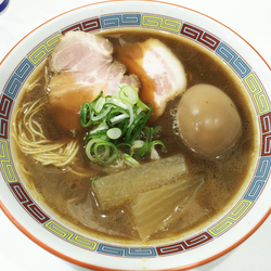 煮干鰮豚骨らーめん煮玉子入り