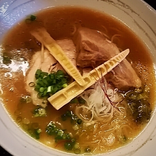 「醤油ラーメン（プレオープン記念）１００円」@麺処 学の写真