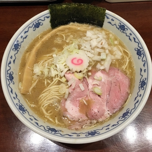 「煮干しそば　￥７８０」@煮干中華そば 鈴蘭 新宿店の写真