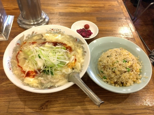 「感謝セット(サンラータンメン＋半チャーハン)780円」@龍王 本店の写真