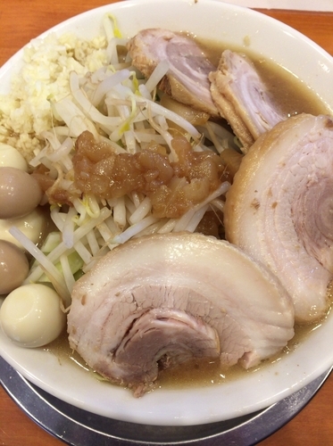 「大ラーメン＋豚まし＋うずら」@麺屋穴場の写真