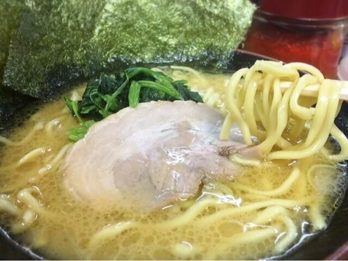 「ラーメン(670円)」@横浜家系ラーメン まくり家の写真