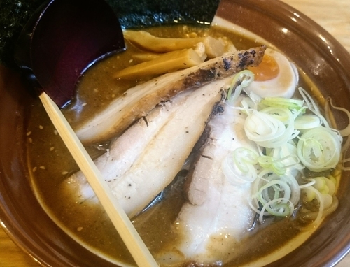 「特製究極の煮干しみそラーメン」@究極のにぼし味噌らーめん 人間ばんざいの写真