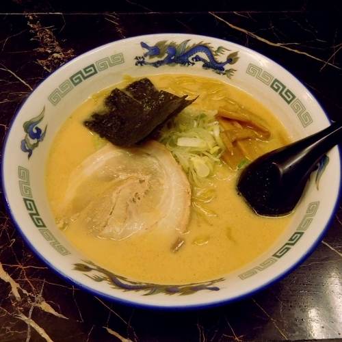 「旭川正油らーめん（700円）」@北海道らーめん 味源 八王子店の写真