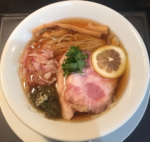 「四種の煮干しの冷やしらぁめん(醤油)880円」@KaneKitchen Noodlesの写真