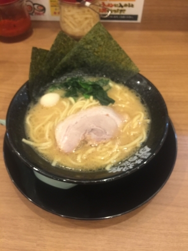 「ラーメン並680円硬め濃いめ、チャーハン350円」@町田商店 戸塚原宿店の写真