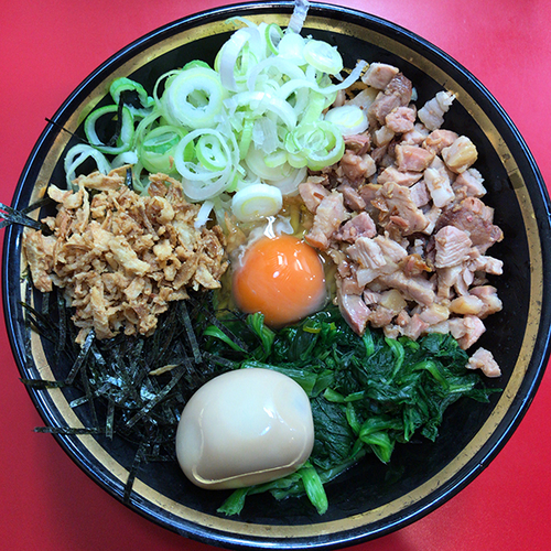 「恵寿卵油そば」@家系ラーメン とらきち家の写真