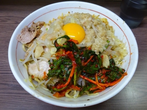 「小ラーメン（690円）＋汁なし＋ニラキムチ　ニンニクアブラ」@ラーメン二郎 横浜関内店の写真