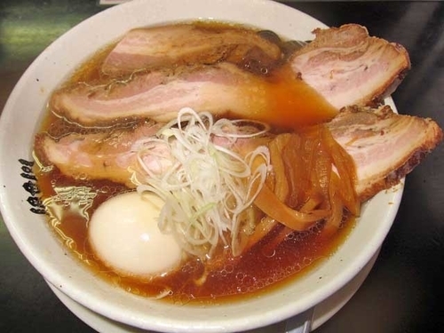 「（醤油）らーめん　580円＋特大チャーシュー　450円他」@食堂 はせ川の写真