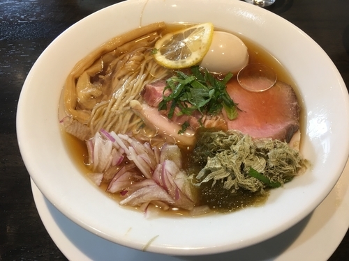 「4種の煮干し 冷やしらーめん 醤油 880円 味玉100円」@KaneKitchen Noodlesの写真