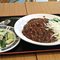 「ジャンジャン麺（北京風みそ入りそば）（大盛無料）780円＋＋」@向陽飯店の写真