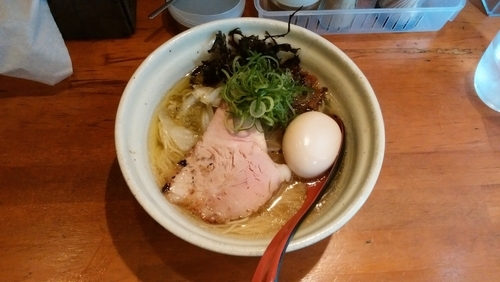 「帆立とキノコの潮ラーメン大盛＋味玉」@麺場voyageの写真