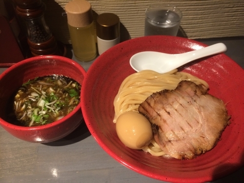 「エビとイカ墨のつけ麺 400g」@つけ麺専門 百の輔の写真
