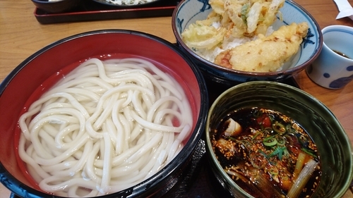「限定/大辛豚つけうどん大+天丼」@本場香川 宮武讃岐うどん 三井アウトレットパーク入間店の写真