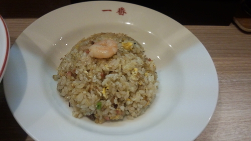 「半チャーハンラーメン(700円)」@中華一番の写真