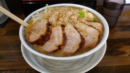 「ラーメン300g豚2枚ニンニク少なめヤサイ少なめアブラ」@ラーメン 富次郎の写真
