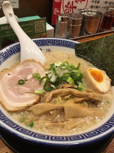 「炊き出し豚骨醤油」@麺家 くさび 郡山本店の写真