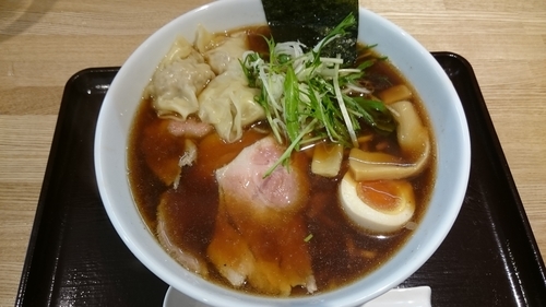 「石榴醤油ラーメン」@麺や石榴の写真