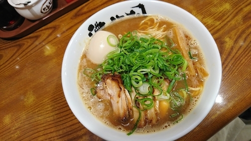 「白濃ＤＸ：しろこくデラックス」@濃厚ラーメン 濃超乱 学園通り店の写真