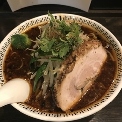 スパイスラーメン(ネギ)+大盛り+もやし+にんにく