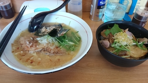 「塩ラーメン＋焼豚丼　ランチ￥900」@RAMEN 卓 TAKASHIの写真