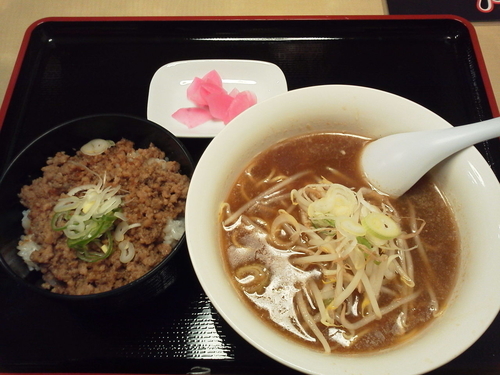 「肉飯セット（醤油） 500円」@大阪村 本店の写真