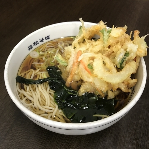 「かけ（￥280）＋かき揚げ（クーポン）」@名代 箱根そば 田町店の写真