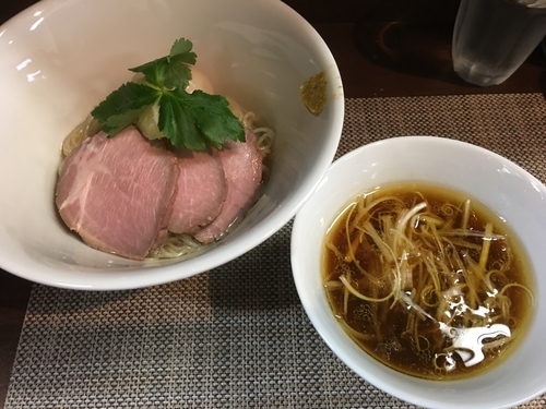 「特製つけ蕎麦 1050円 1玉  新？肉丼 150円」@神保町黒須の写真