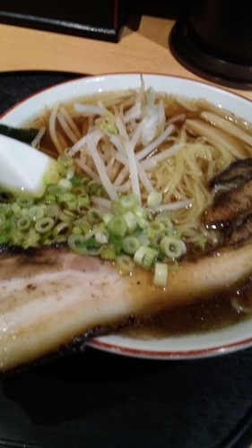 「しょうゆらーめん」@麺屋 利しりの写真